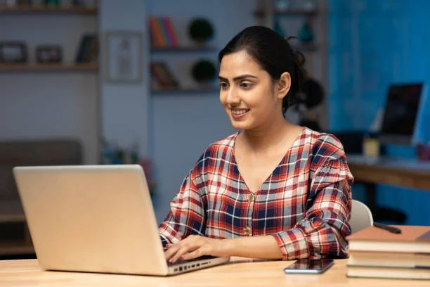 Easy Ways to Earn Money Online as a Student